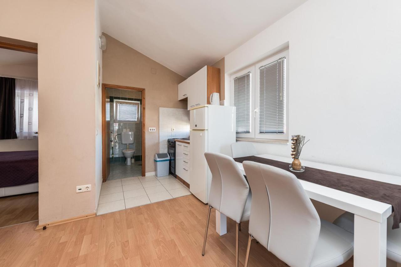 Apartments Danijela 1 Sukošan Exterior foto